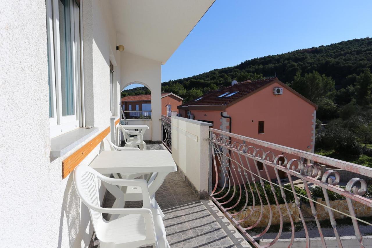 Apartments By The Sea Slatine, Ciovo - 14541 Dış mekan fotoğraf