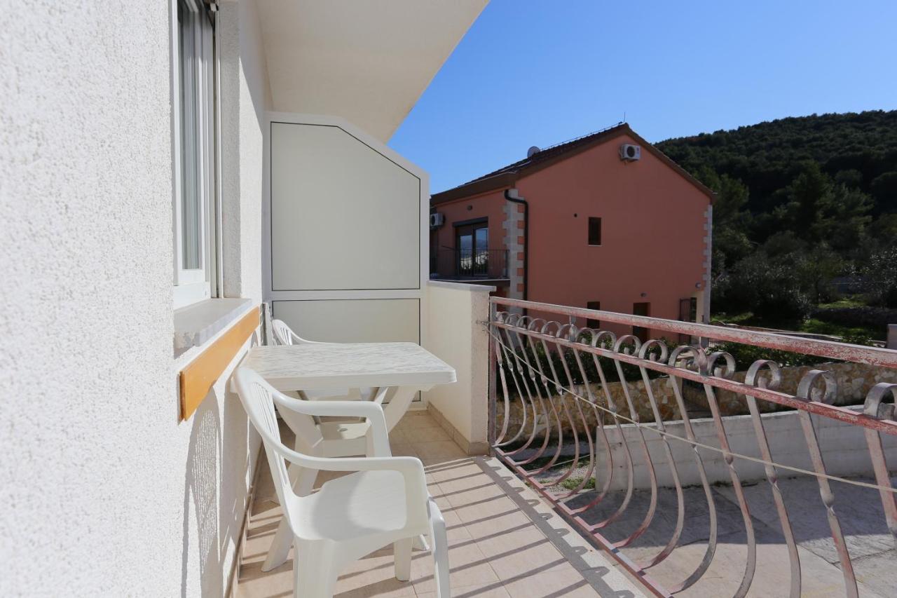 Apartments By The Sea Slatine, Ciovo - 14541 Dış mekan fotoğraf